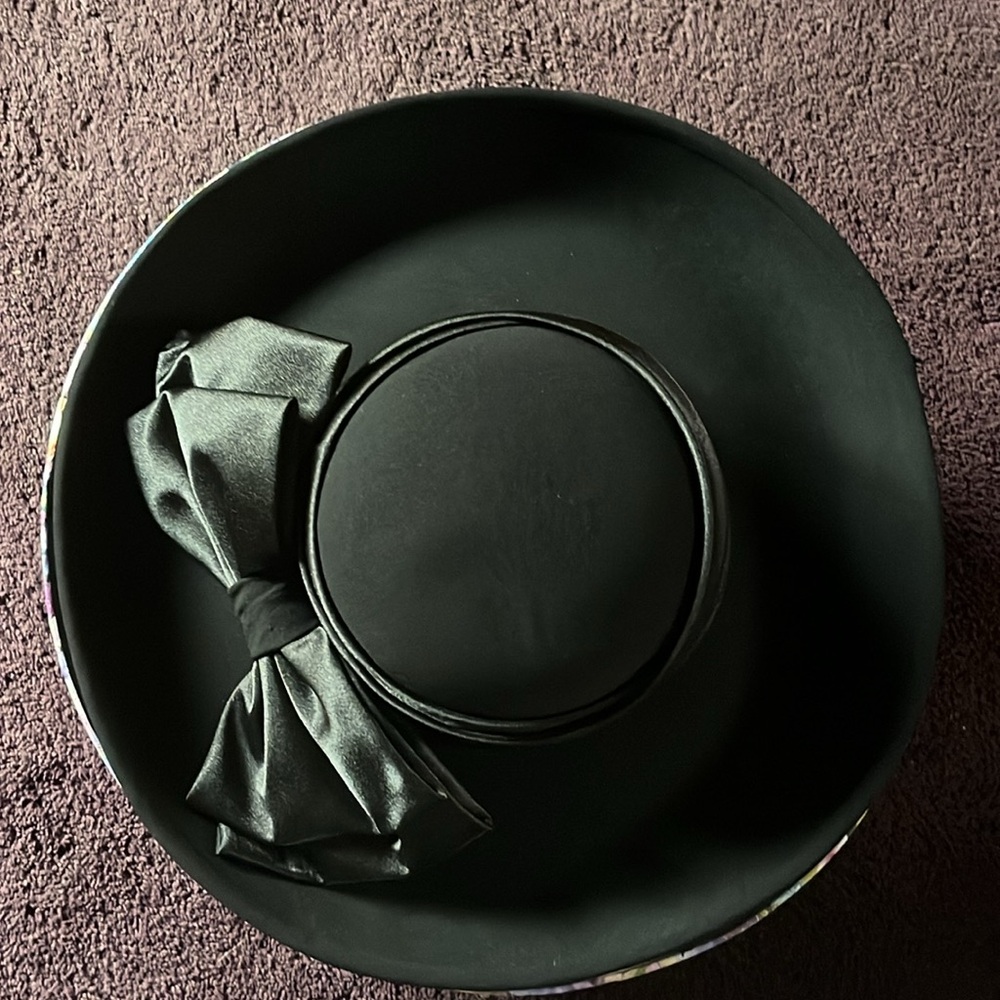 ML Studio Hat , Derby Hat, Church Hat Black Big Bow Wide Rim Millinery - Picture 2 of 15